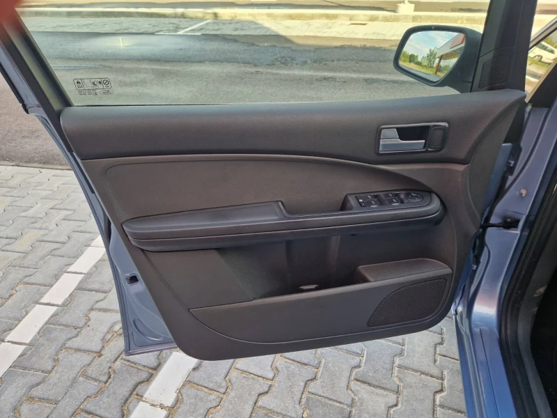 Ford C-max 1.6, снимка 12 - Автомобили и джипове - 47057126