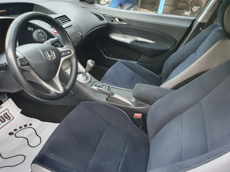 Honda Civic 1.4 KLIMA 6 skr NOVA ITALY, снимка 9 - Автомобили и джипове - 47929712