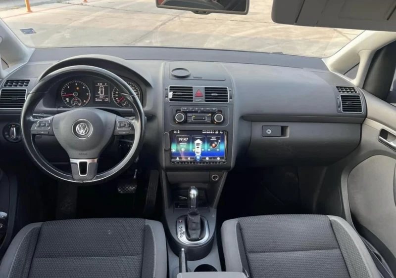 VW Touran TDI/DSG, снимка 8 - Автомобили и джипове - 47992295