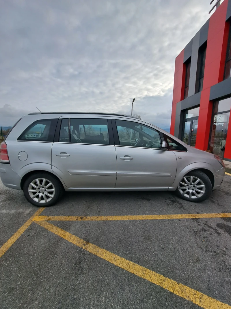 Opel Zafira 1.9, снимка 8 - Автомобили и джипове - 48227348