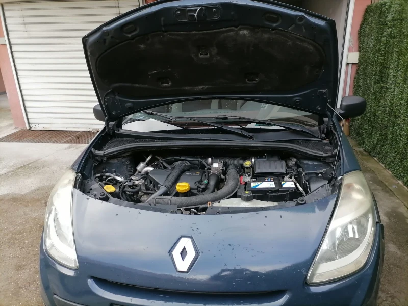 Renault Clio, снимка 12 - Автомобили и джипове - 48428178