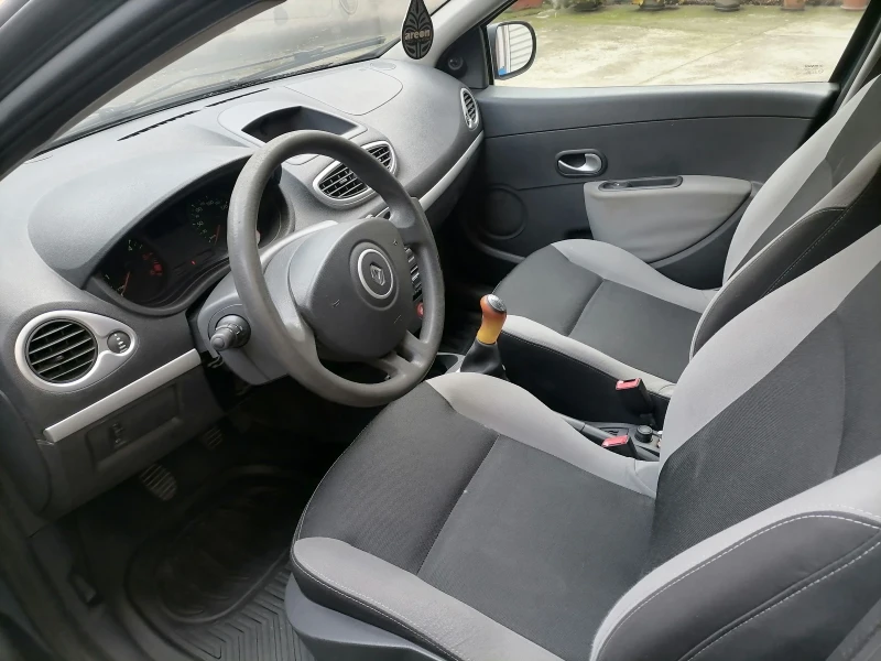 Renault Clio, снимка 5 - Автомобили и джипове - 48428178