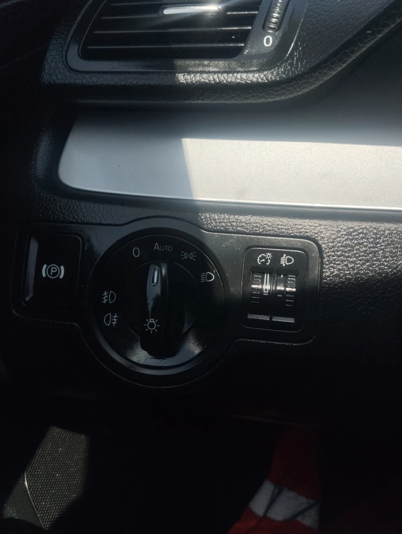 VW Passat 2.0 140к.с.АВТОПИЛОТ, ПОДГРЕВ, КЛИМАТРОНИК , снимка 12 - Автомобили и джипове - 51149360