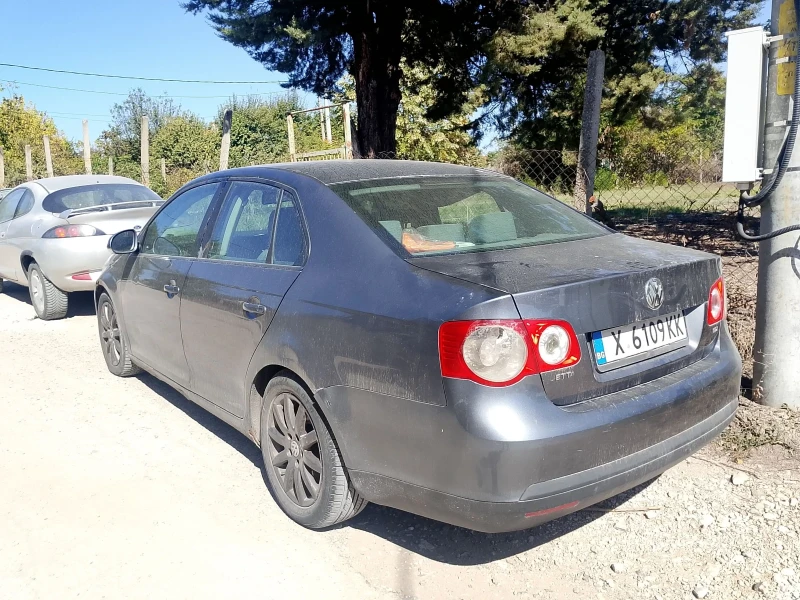 VW Jetta 1, 9 tdi 105hp, снимка 4 - Автомобили и джипове - 51911630