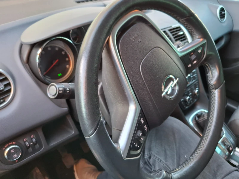 Opel Meriva, снимка 5 - Автомобили и джипове - 52550498