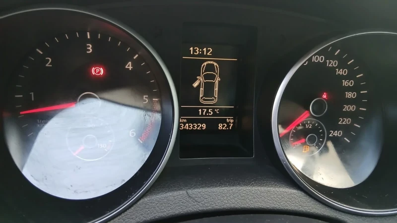 VW Golf 1.6 d, снимка 10 - Автомобили и джипове - 52967864