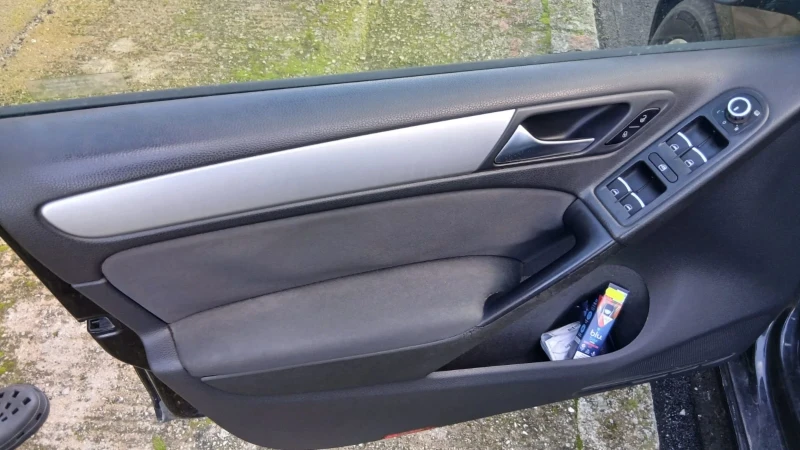 VW Golf 1.6 d, снимка 8 - Автомобили и джипове - 52967864