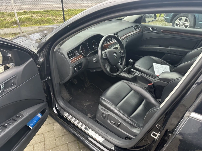 Skoda Superb, снимка 9 - Автомобили и джипове - 53047991