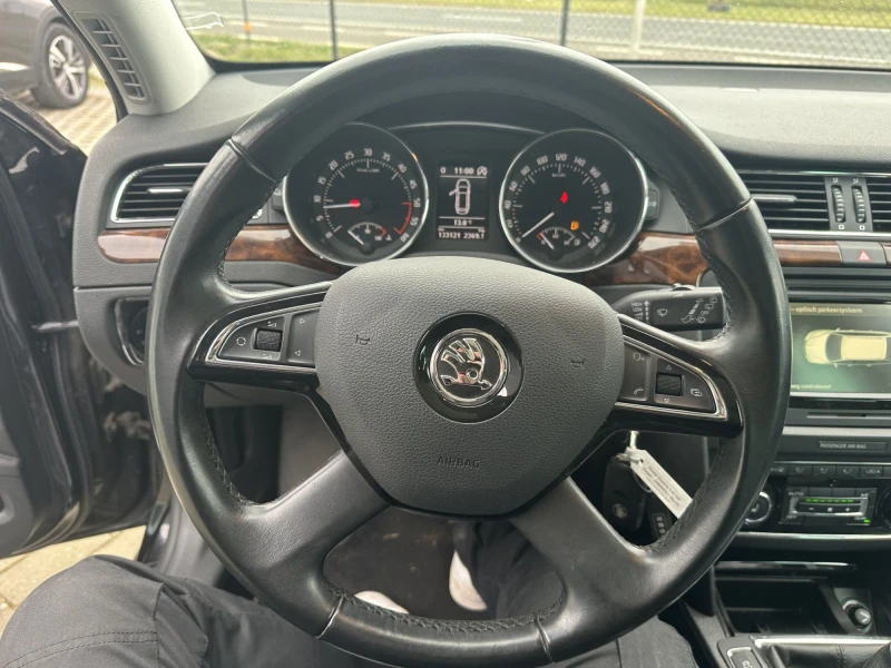 Skoda Superb, снимка 7 - Автомобили и джипове - 53047991