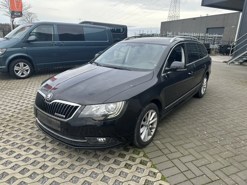 Skoda Superb, снимка 2 - Автомобили и джипове - 53047991
