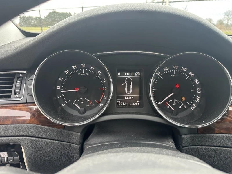 Skoda Superb, снимка 11 - Автомобили и джипове - 53047991