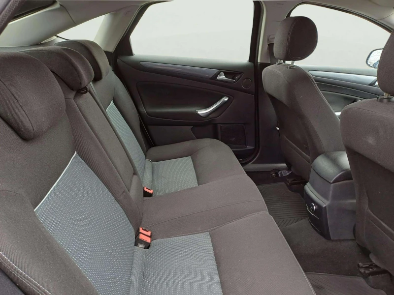 Ford Mondeo 1.6 EcoBoost, снимка 9 - Автомобили и джипове - 53268596