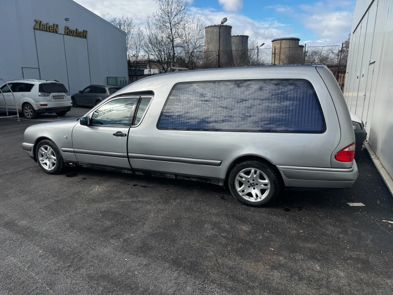 Mercedes-Benz E 280 катафалка
