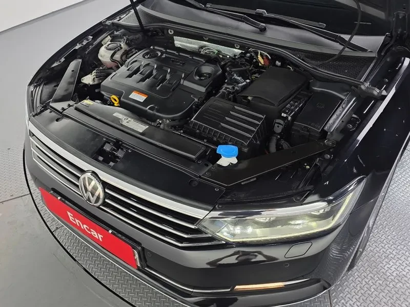 VW Passat 2.0 TDI, снимка 6 - Автомобили и джипове - 54299782