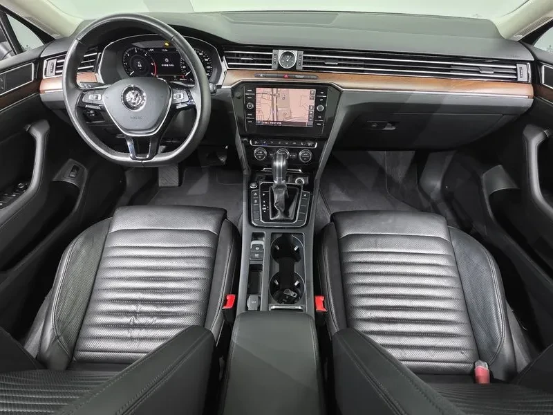 VW Passat 2.0 TDI, снимка 7 - Автомобили и джипове - 54299782