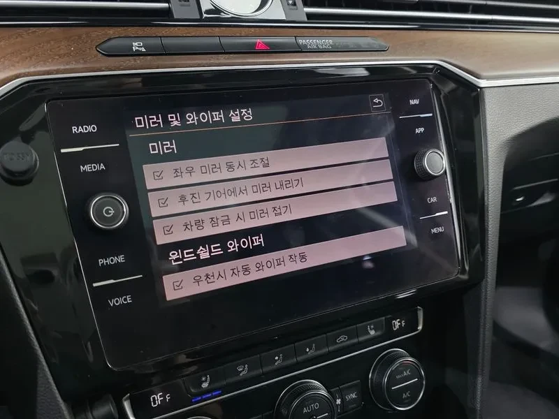 VW Passat 2.0 TDI, снимка 17 - Автомобили и джипове - 54299782