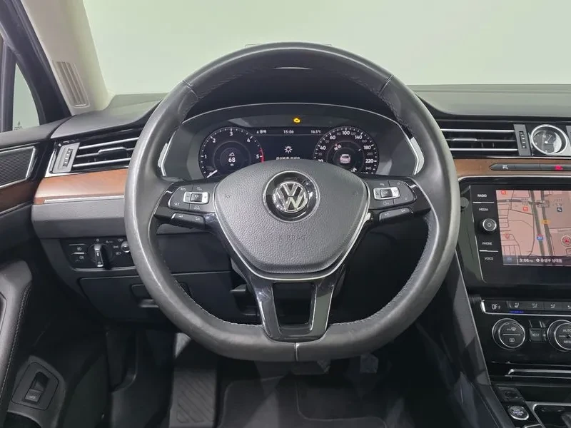 VW Passat 2.0 TDI, снимка 13 - Автомобили и джипове - 54299782