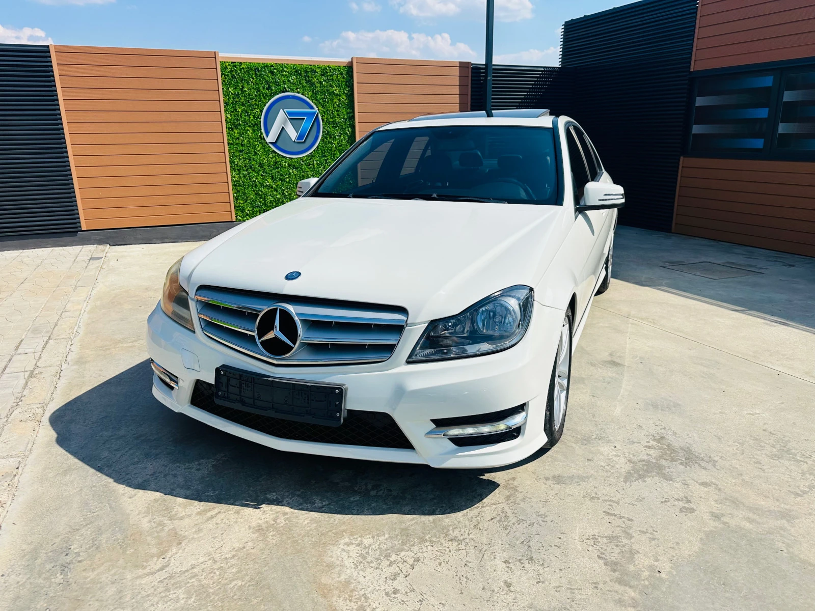 Mercedes-Benz C 300 3.0i/V6/4-matic/AMG-пакет, снимка 1