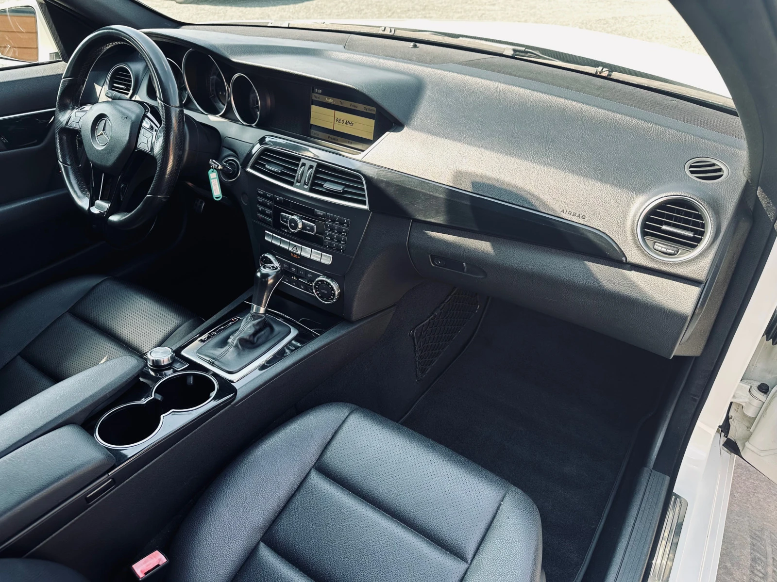 Mercedes-Benz C 300 3.0i/V6/4-matic/AMG-пакет | Mobile.bg — изображение 16