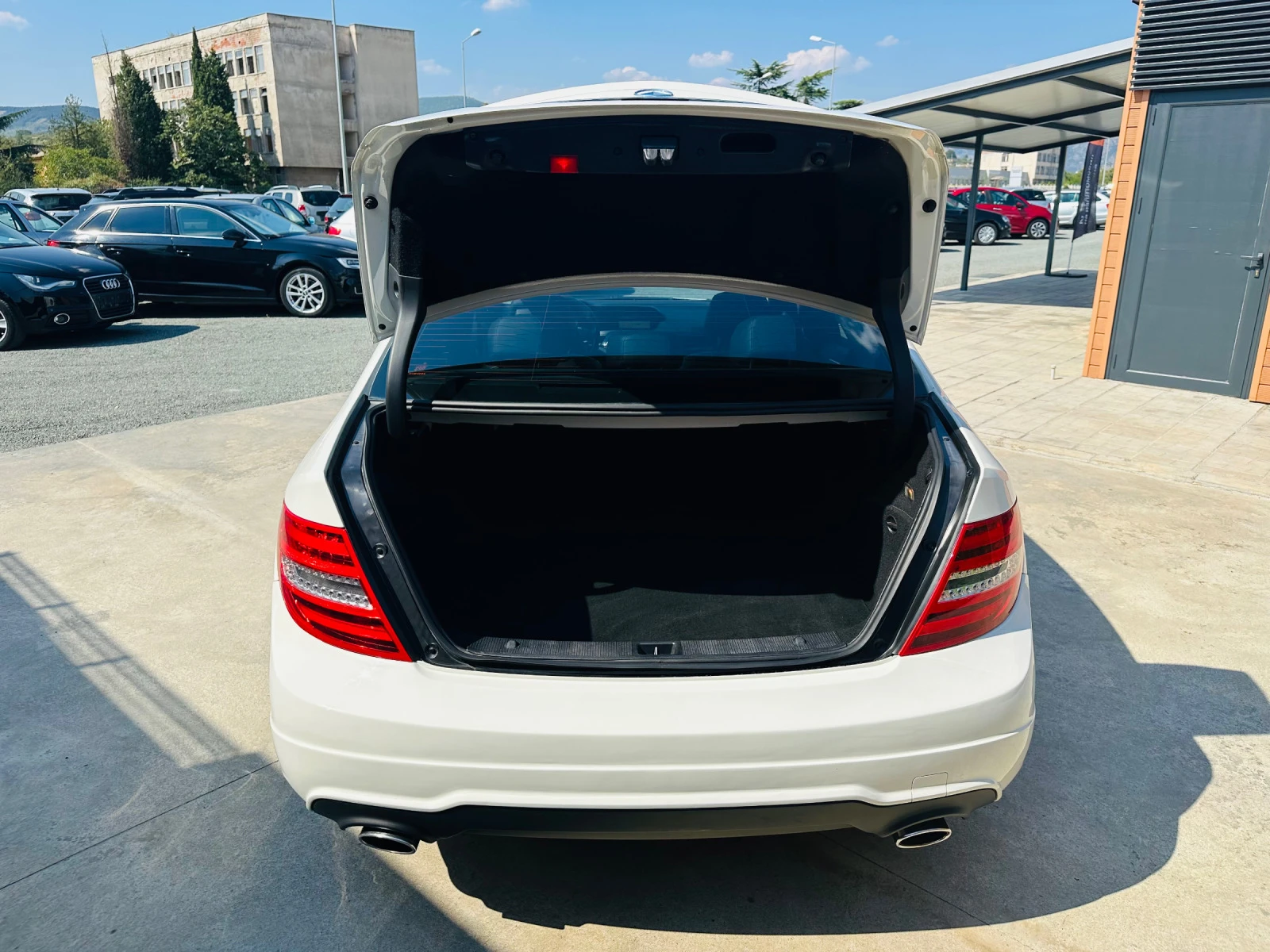 Mercedes-Benz C 300 3.0i/V6/4-matic/AMG-пакет | Mobile.bg — изображение 14