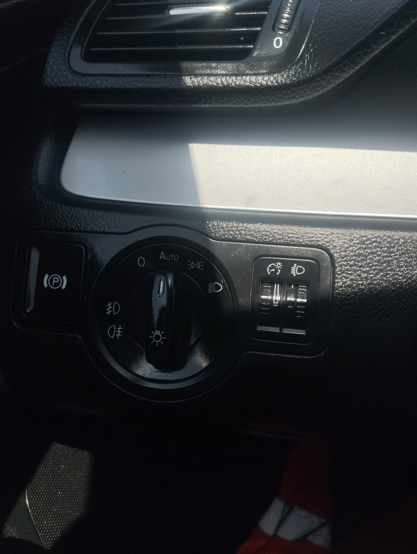 VW Passat 2.0 140к.с.АВТОПИЛОТ, ПОДГРЕВ, КЛИМАТРОНИК  | Mobile.bg — изображение 12