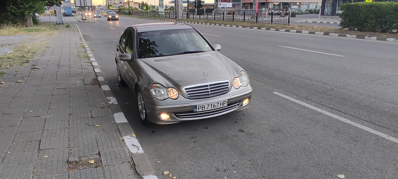 Mercedes-Benz 220  - изображение 2
