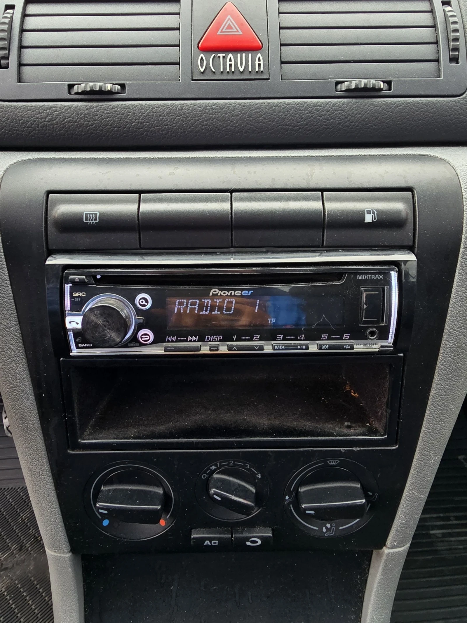 Skoda Octavia 1.9TDI 90hp Клима - изображение 7