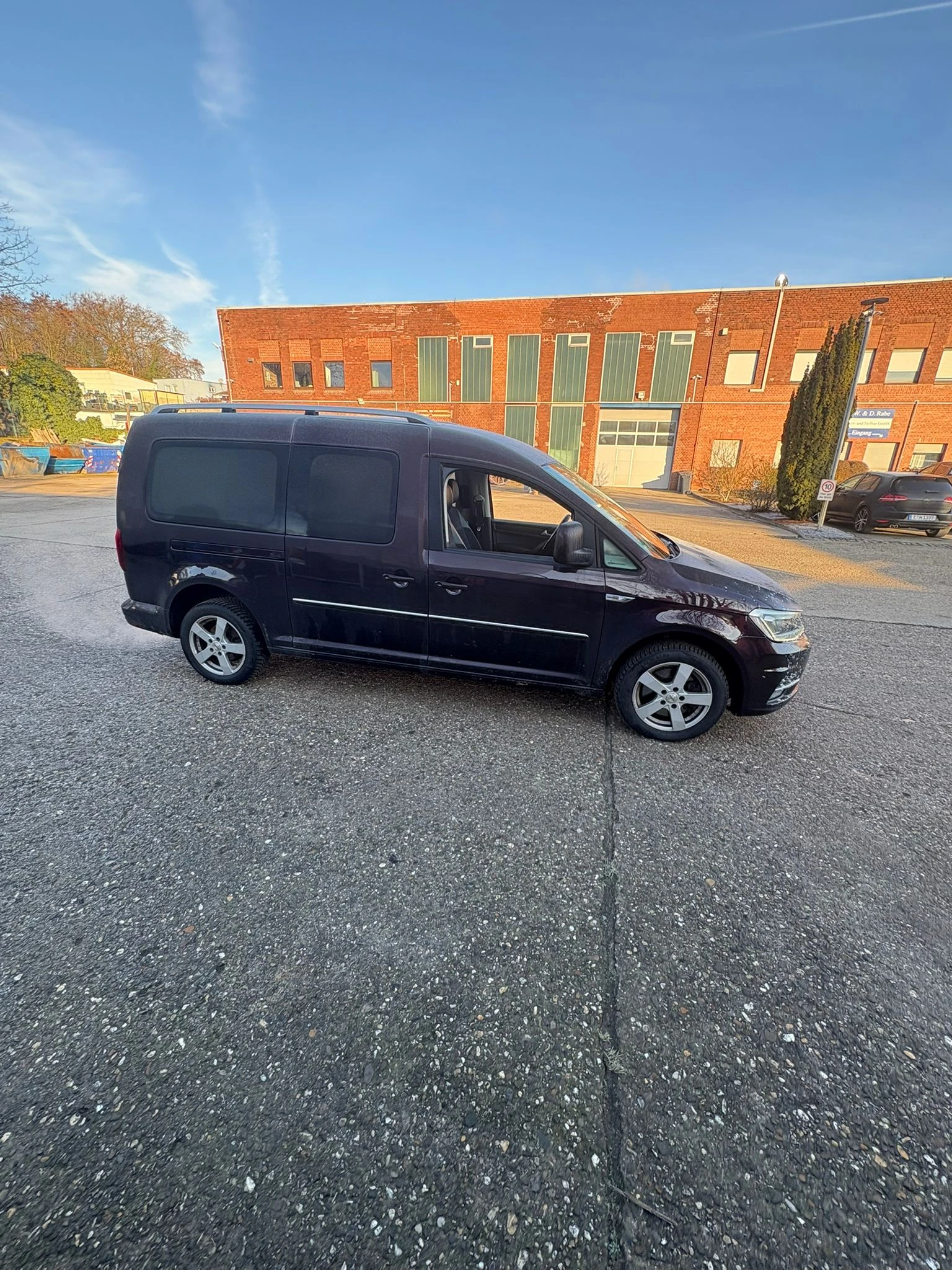VW Caddy 2.0TDI DSG 150кс - изображение 3