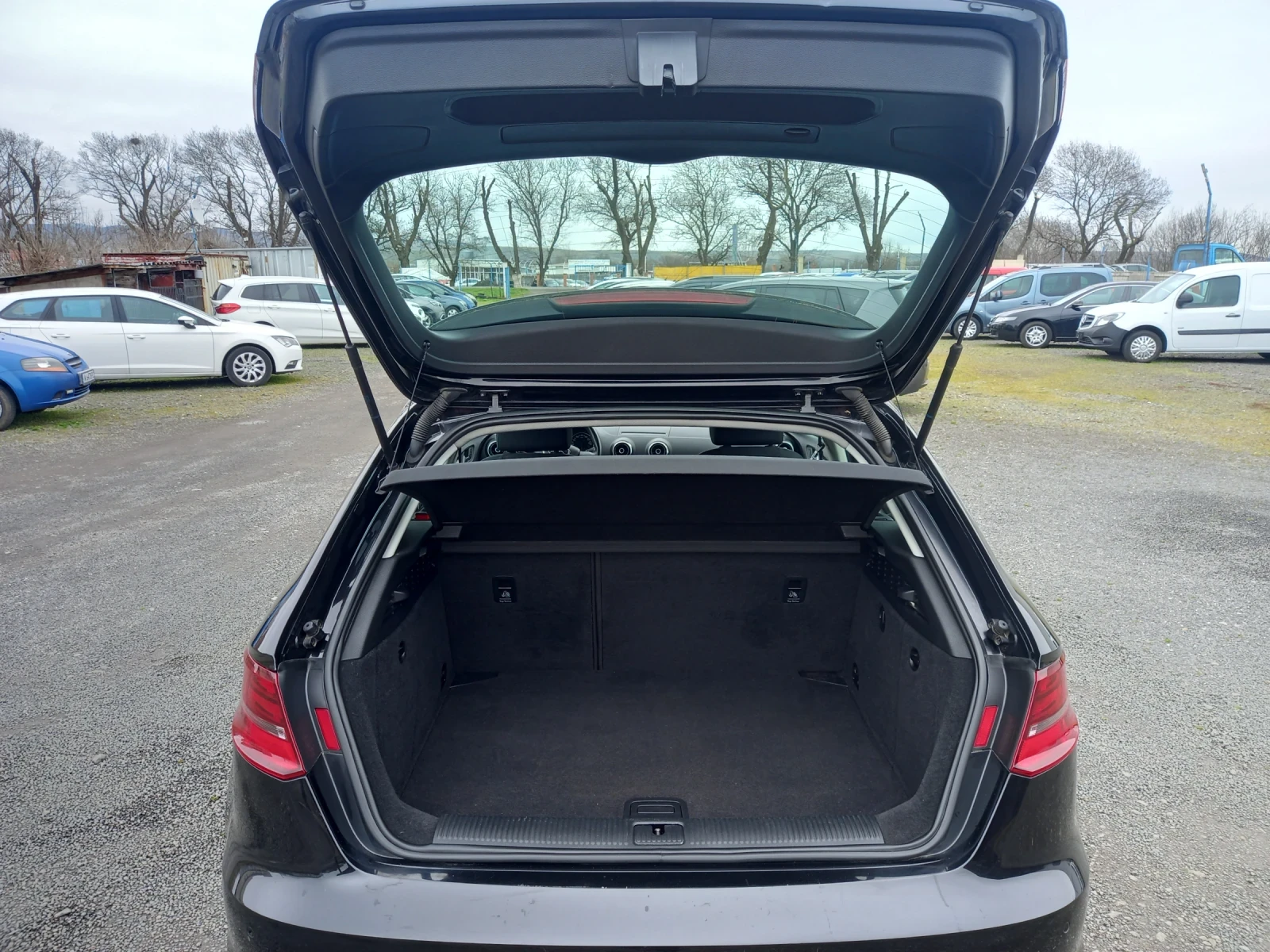 Audi A3 14TFSI  Sportback, снимка 11 - Автомобили и джипове - 53497987