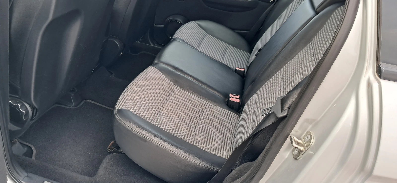 Mercedes-Benz B 180 180 CDI, снимка 9 - Автомобили и джипове - 53877417