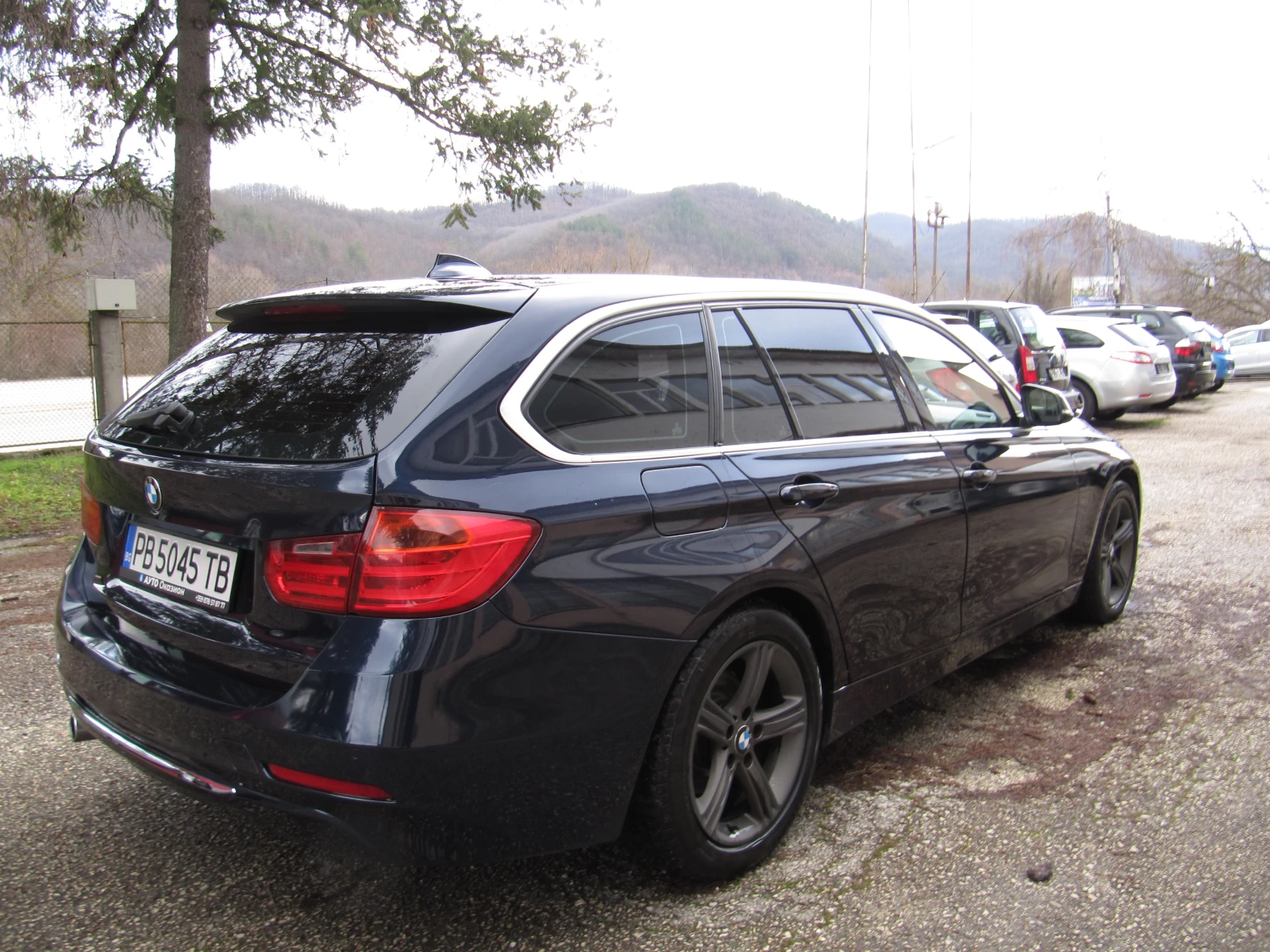 BMW 320 2.0 AUTO NAVI Full service, снимка 5 - Автомобили и джипове - 53909376