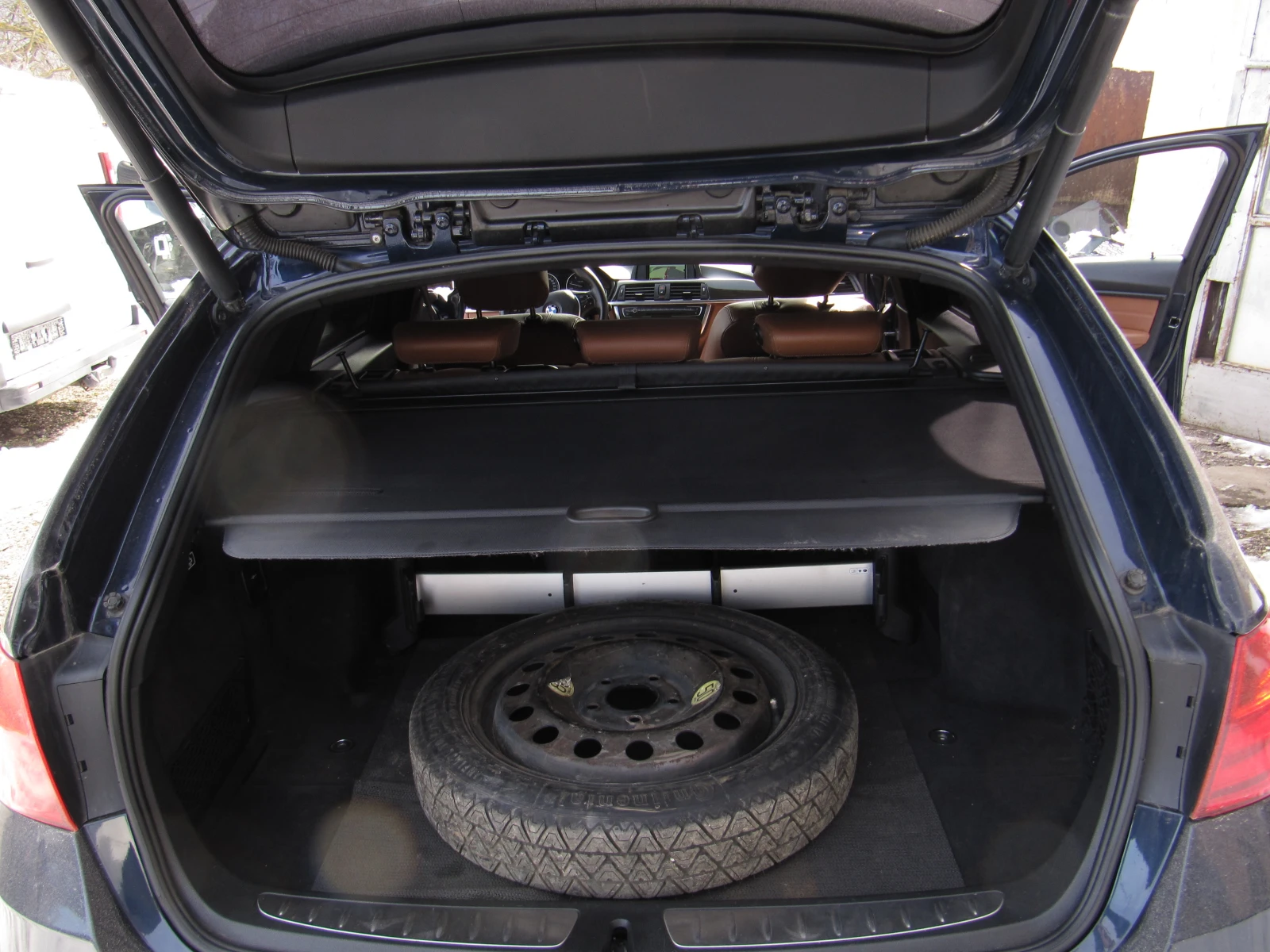 BMW 320 2.0 AUTO NAVI Full service, снимка 15 - Автомобили и джипове - 53909376