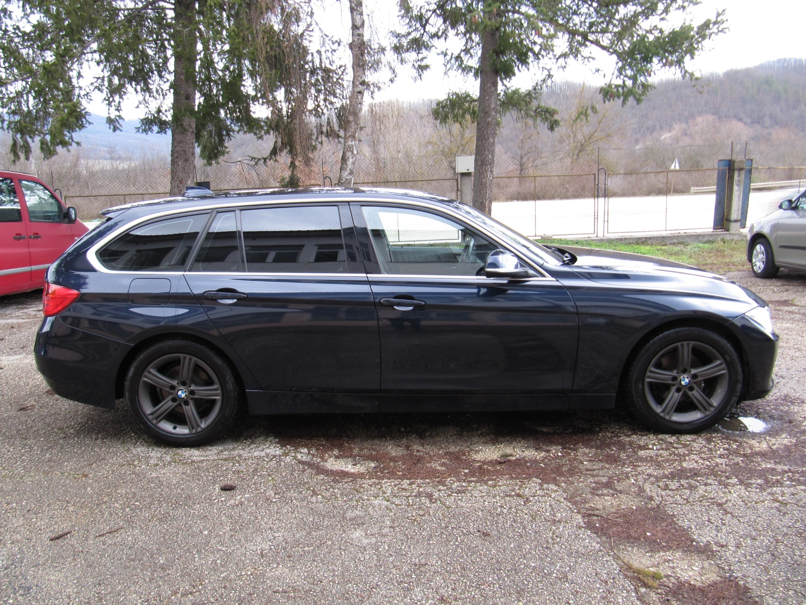 BMW 320 2.0 AUTO NAVI Full service, снимка 6 - Автомобили и джипове - 53909376