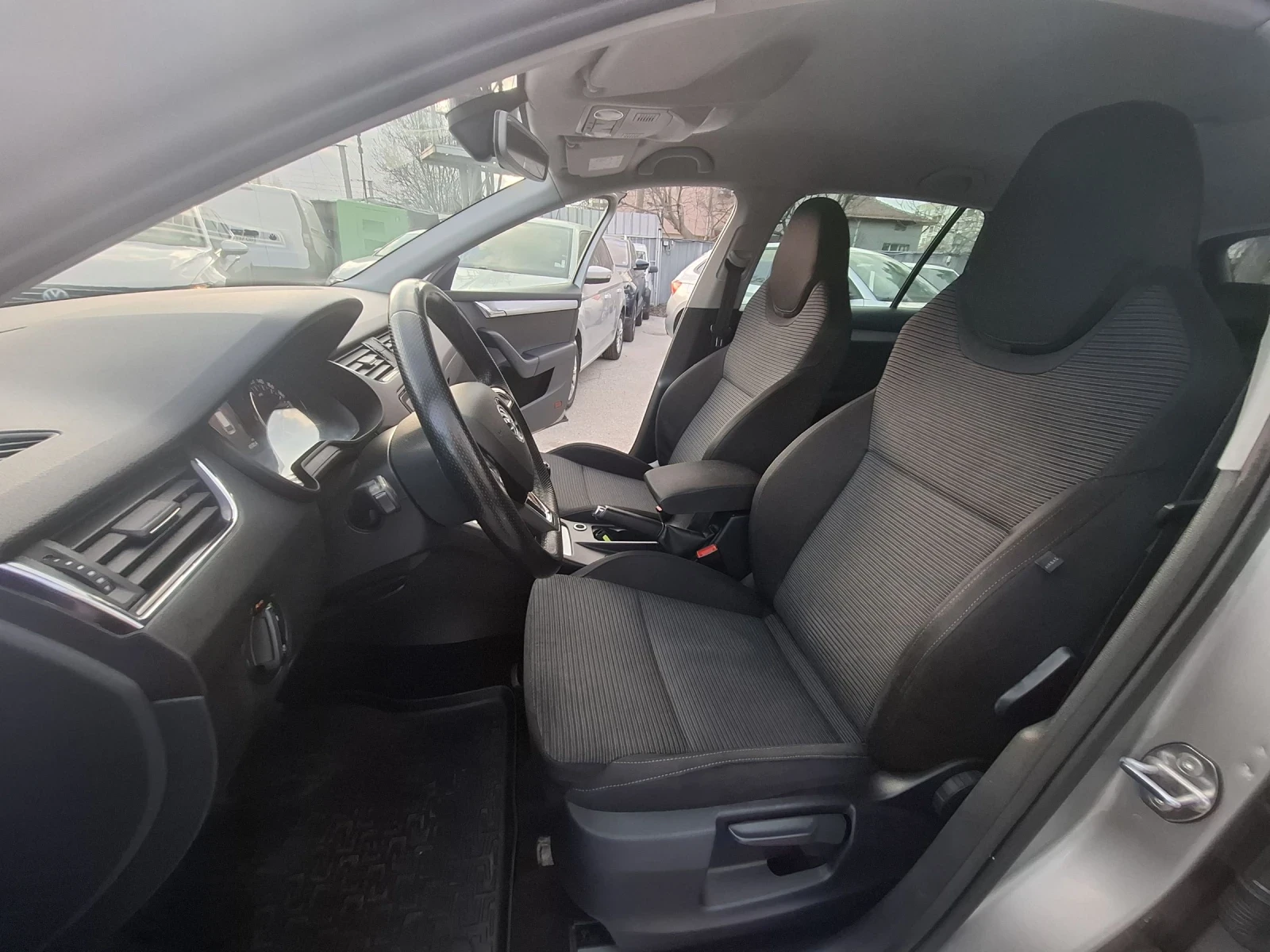 Skoda Octavia 1.4 TSI G-TEC, снимка 5 - Автомобили и джипове - 54078526