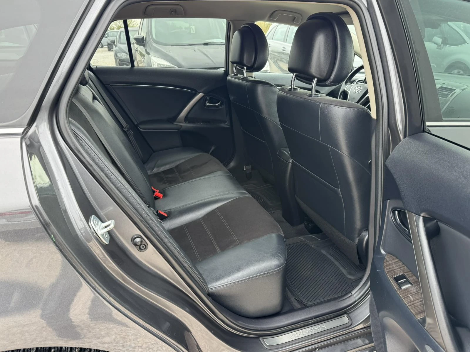 Toyota Avensis 2.2d4d | Mobile.bg � ����������� 13