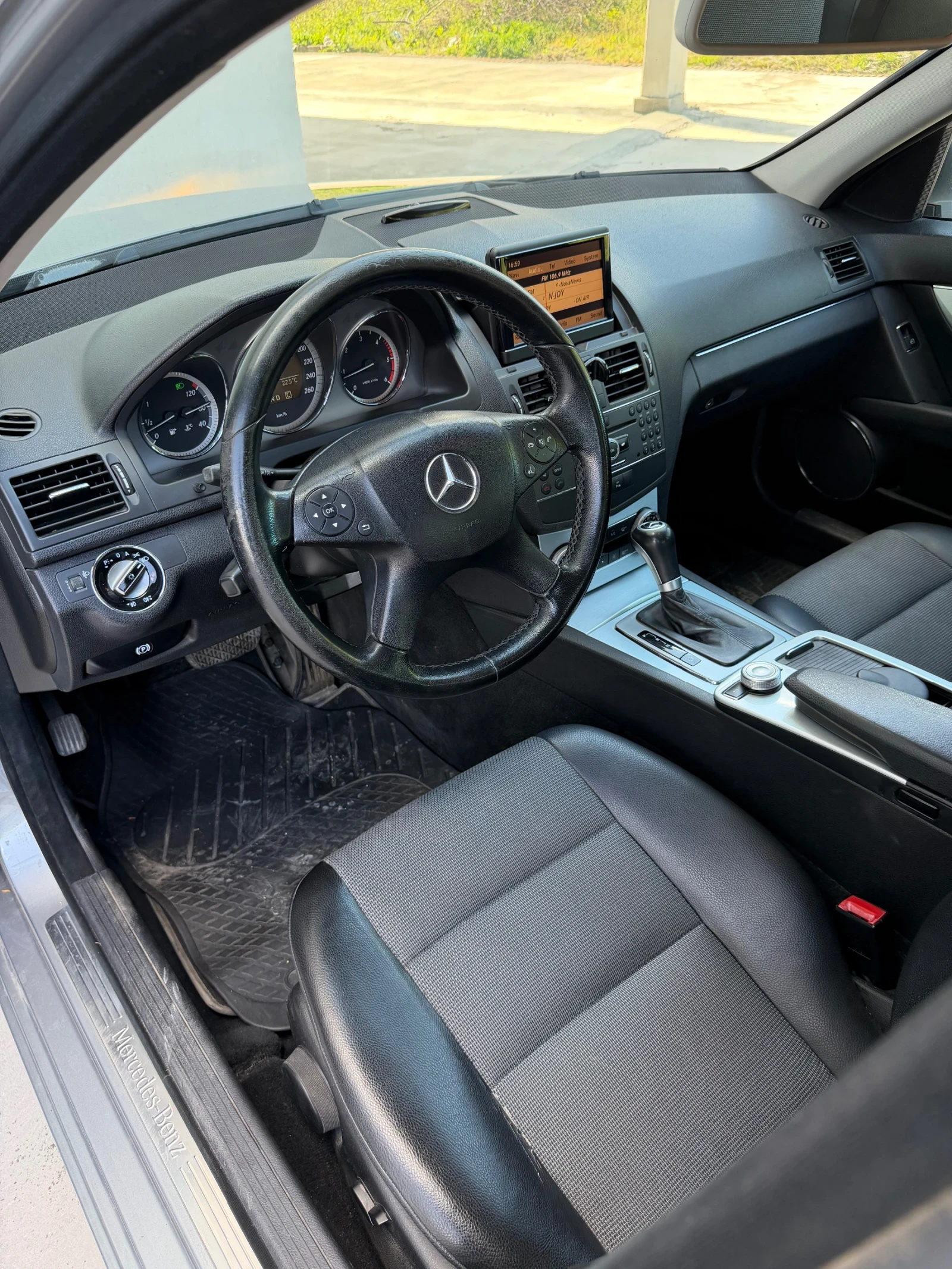 Mercedes-Benz C 200 d Сменена верига, снимка 4 - Автомобили и джипове - 54423541