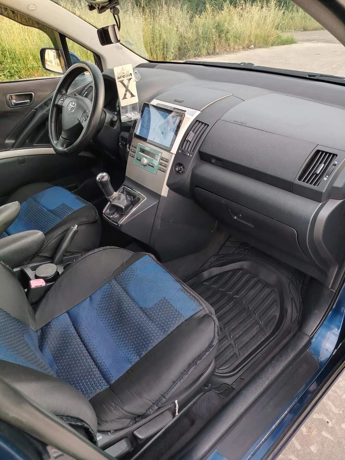 Toyota Corolla verso Ван, снимка 10 - Автомобили и джипове - 54804299
