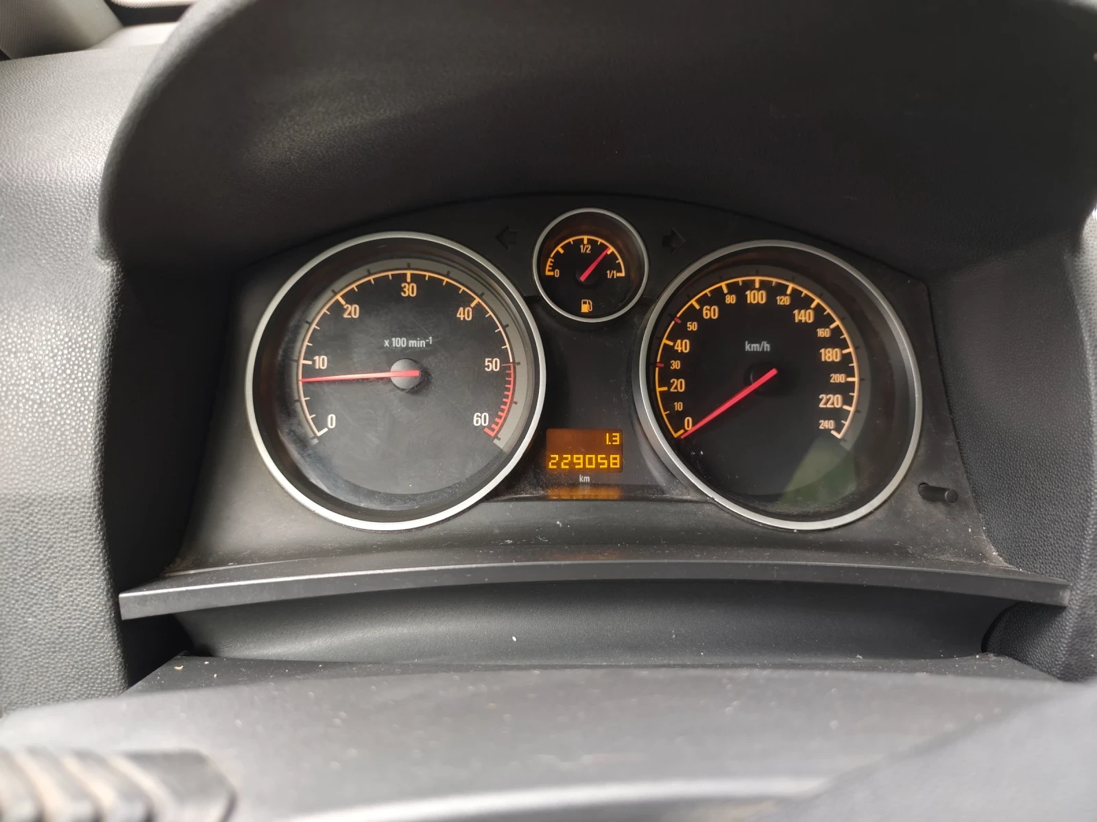 Opel Zafira B, снимка 6 - Автомобили и джипове - 55607926