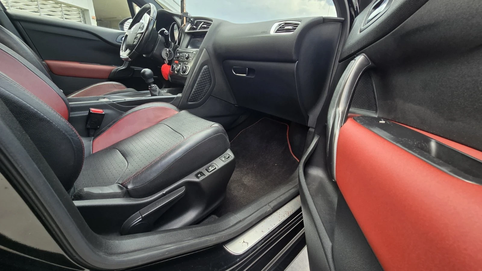 Citroen DS4, снимка 11 - Автомобили и джипове - 55619307