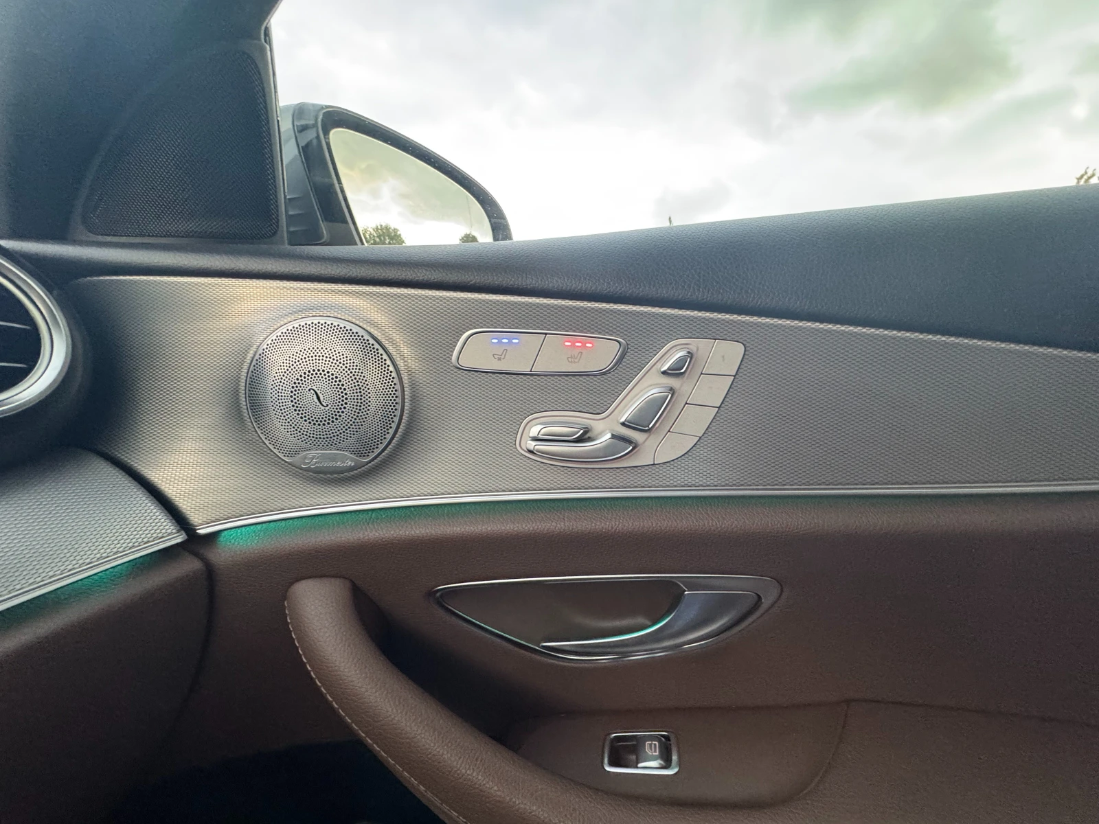 Mercedes-Benz E 400 AMG, снимка 4 - Автомобили и джипове - 55825396