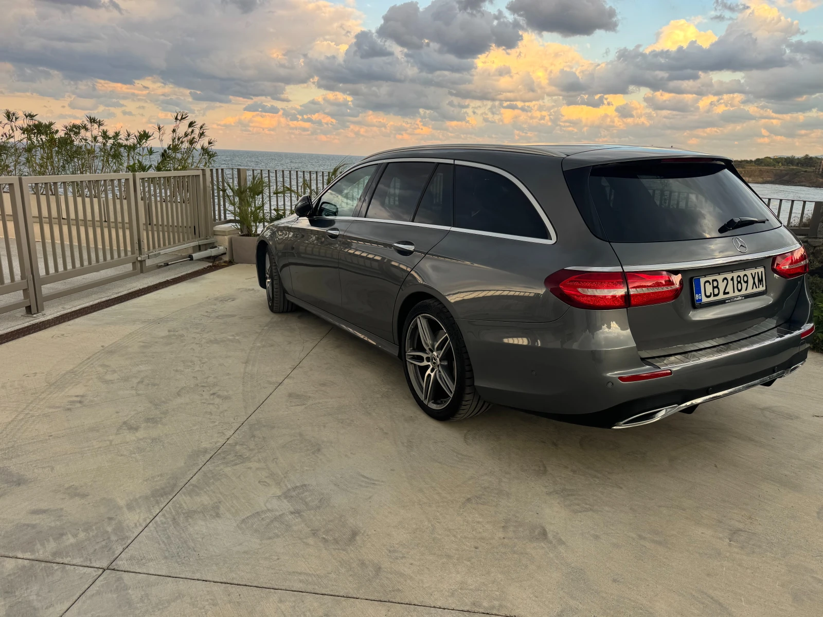 Mercedes-Benz E 400 AMG, снимка 6 - Автомобили и джипове - 55825396