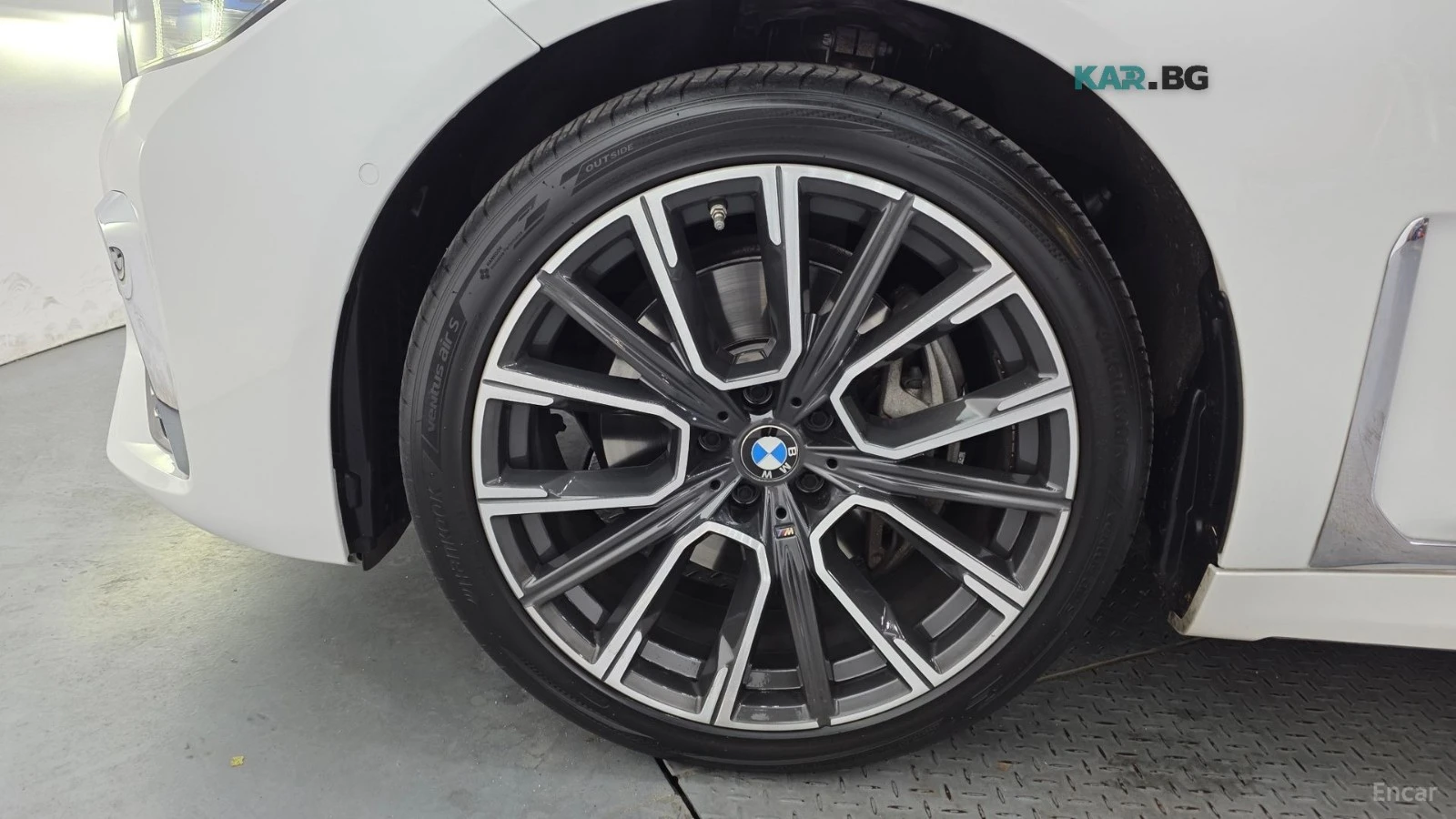 BMW 740 Li* XDRIVE* MSPORT* DISTRONIC* 360* МАСАЖИ* ОБДУХ*, снимка 16 - Автомобили и джипове - 56072835