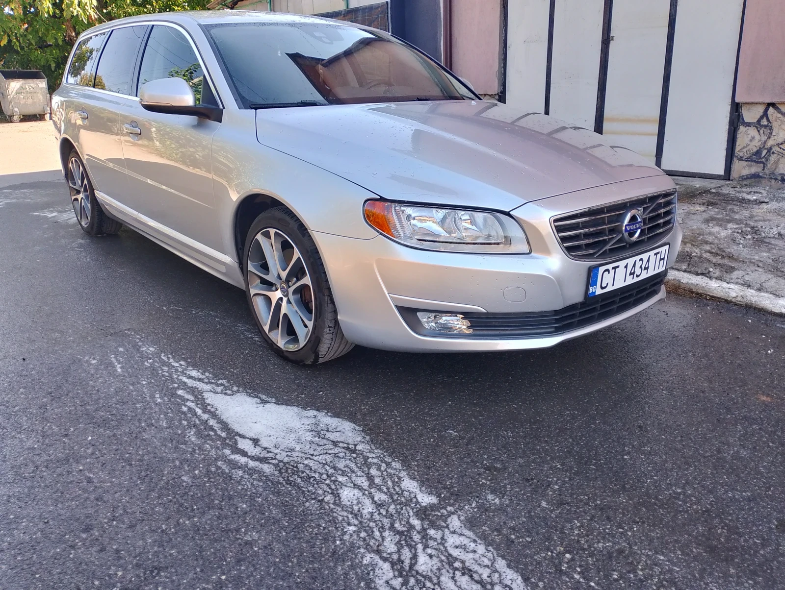 Volvo V70, снимка 2 - Автомобили и джипове - 56540215
