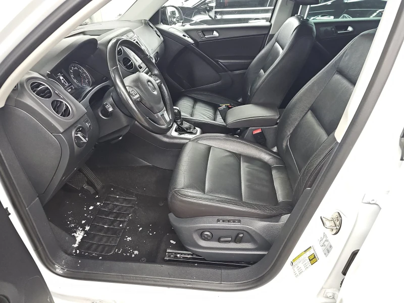 VW Tiguan, снимка 12 - Автомобили и джипове - 48726098