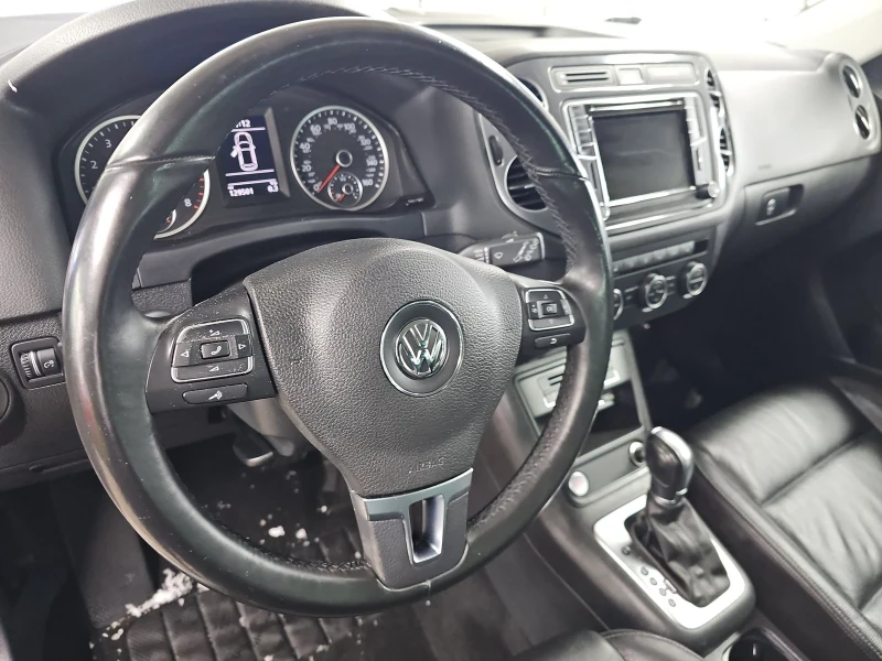 VW Tiguan, снимка 10 - Автомобили и джипове - 48726098