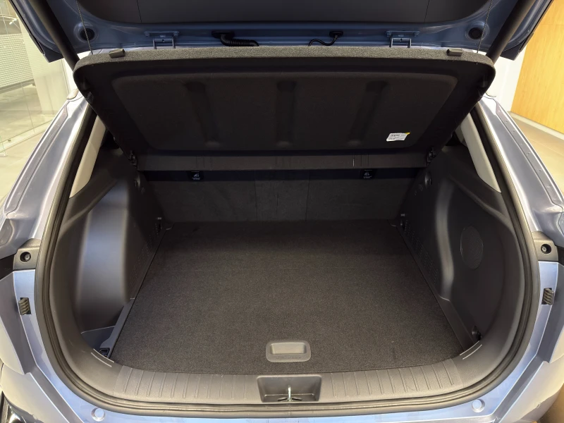 Hyundai Kona EV 65 kWh PREMIUM, снимка 17 - Автомобили и джипове - 52584443