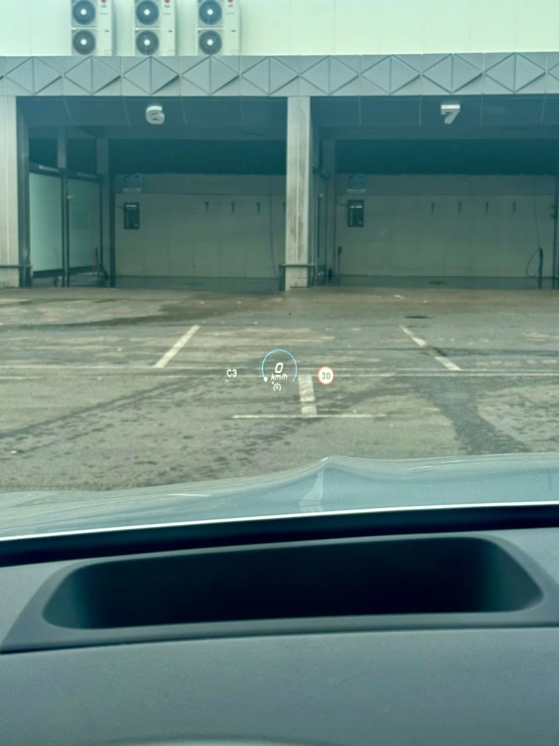 Mercedes-Benz GLB GLB200 4-MATIC AMG, снимка 11 - Автомобили и джипове - 52908940