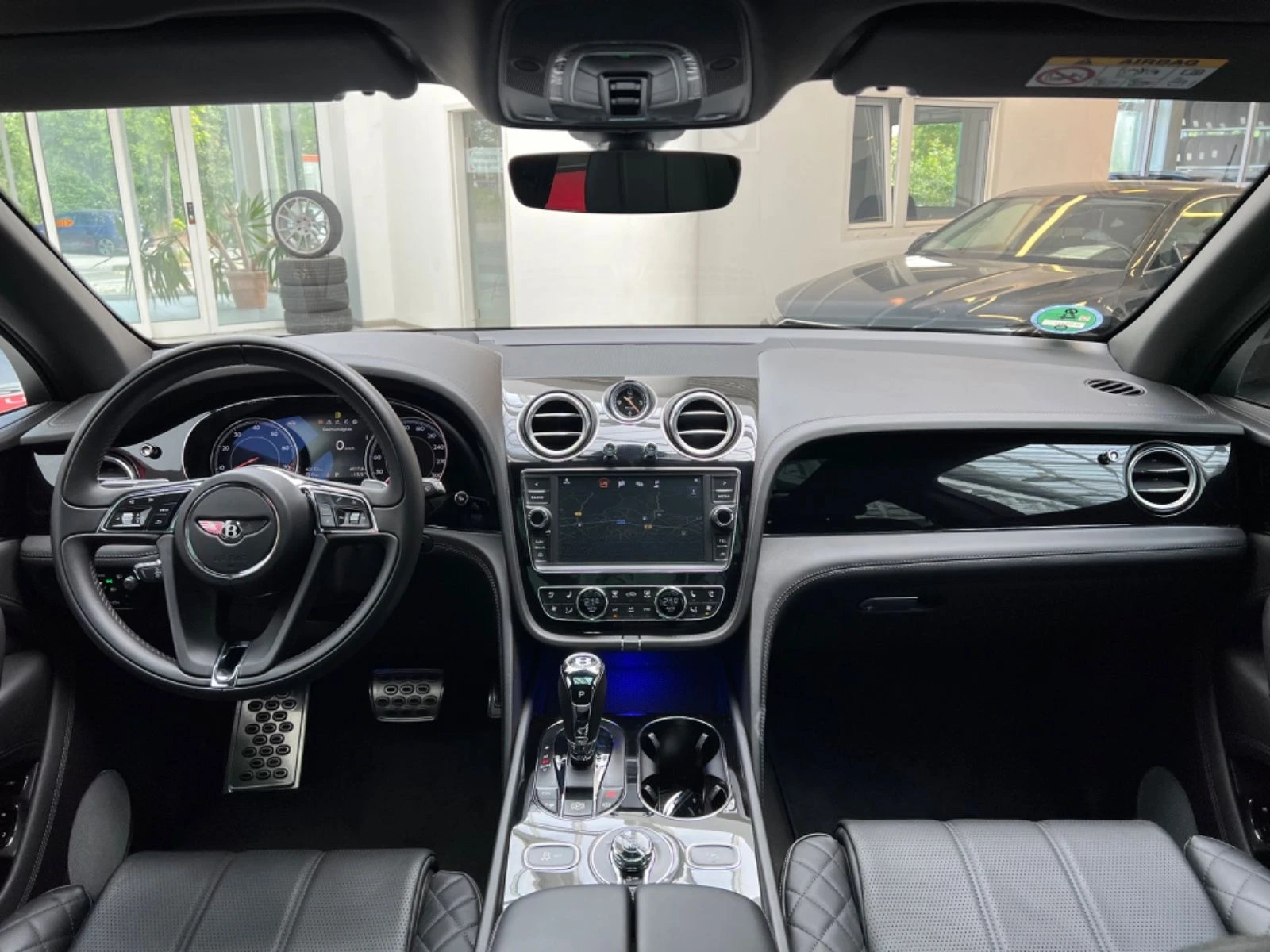 Bentley Bentayga 4.0 V8 Mulliner*22"*Massage*Tour*City - изображение 7