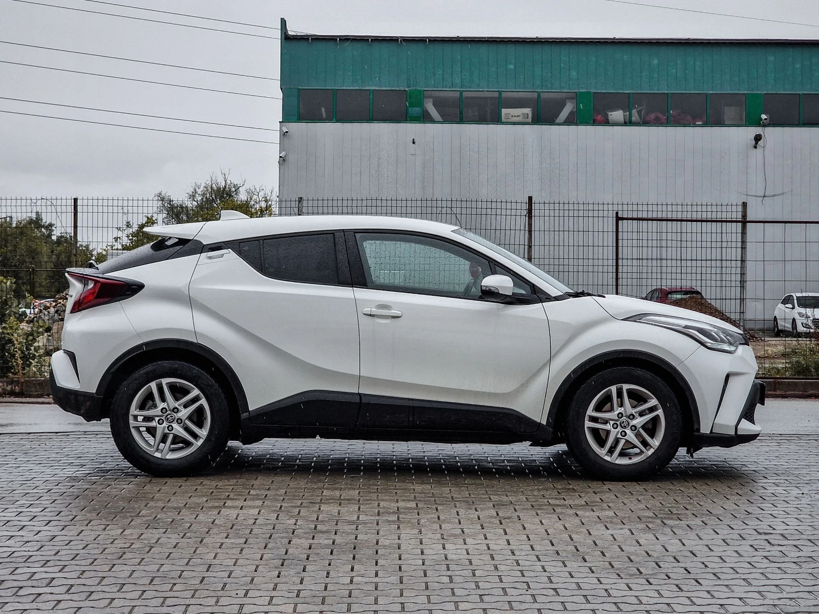 Toyota C-HR Facelift Hybrid e-CVT - изображение 7