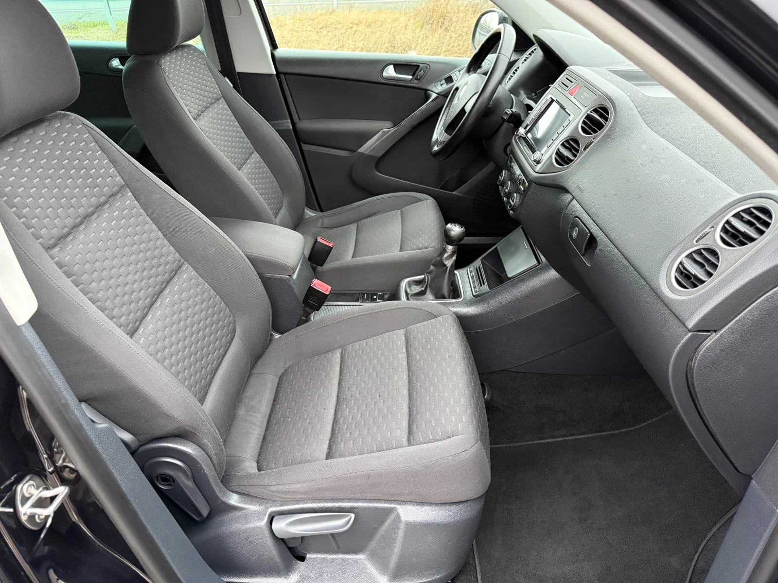 VW Tiguan 2.0 TDI / OFFROAD / NAVI / PODGREV / NOV DEMFER | Mobile.bg � ����������� 10